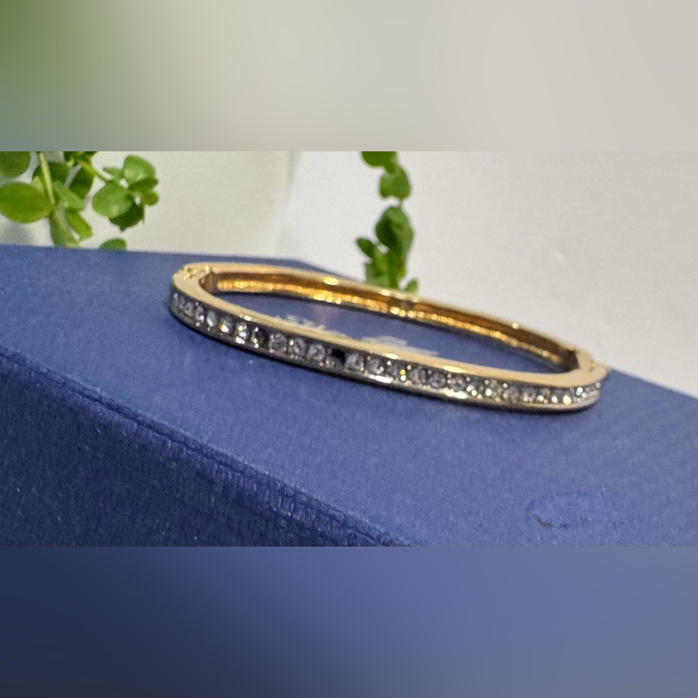 Vintage Swarovski Clear Crystal Hinged Bangle Bracelet *missing stones*